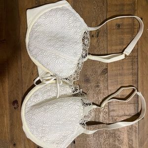 NWOT Victoria Secret Bra, size 38D